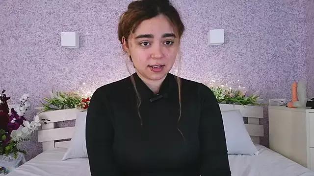 Try our girls live displays and explore the company of endless strippers, with beautiful physiques, vibrating toys and more.