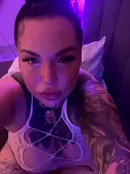 Avatar of _MelinaCurves_