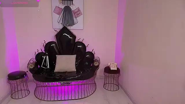 Try our girls live displays and explore the company of endless strippers, with beautiful physiques, vibrating toys and more.