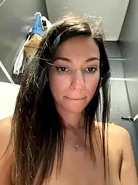 Try our girls live displays and explore the company of endless strippers, with beautiful physiques, vibrating toys and more.
