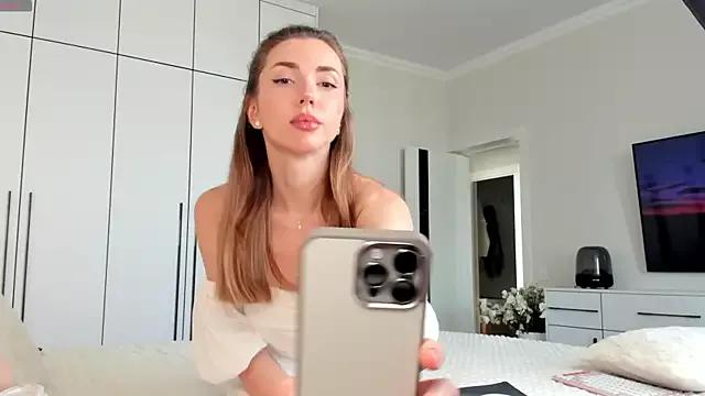 Try our girls live displays and explore the company of endless strippers, with beautiful physiques, vibrating toys and more.