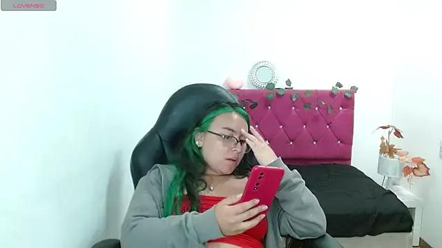 _MissMegann from StripChat is Freechat