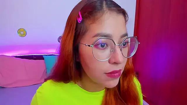 Try our girls live displays and explore the company of endless strippers, with beautiful physiques, vibrating toys and more.