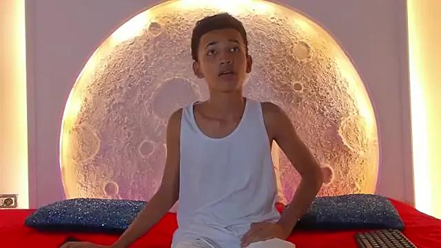_Noah19 from StripChat is Freechat