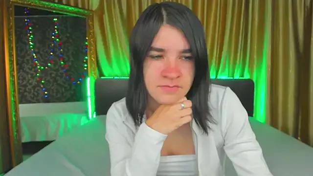 Try our girls live displays and explore the company of endless strippers, with beautiful physiques, vibrating toys and more.