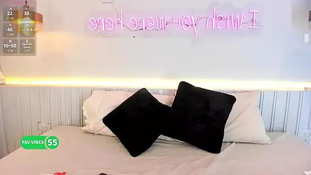 _samanthamonroe from StripChat is Freechat