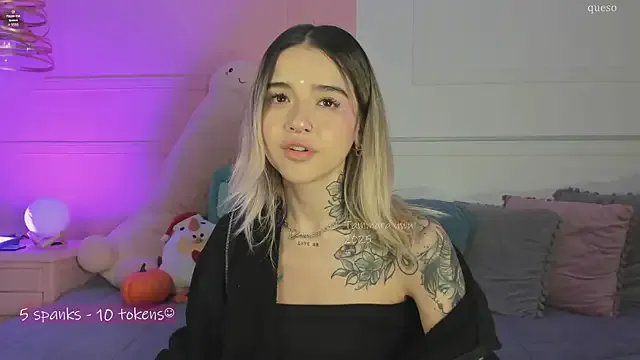 _Tammara_ — splits + no panty