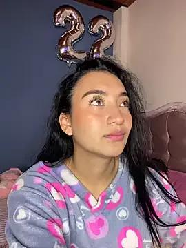 Try our girls live displays and explore the company of endless strippers, with beautiful physiques, vibrating toys and more.