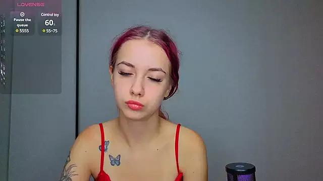 A_Karolina from StripChat is Freechat
