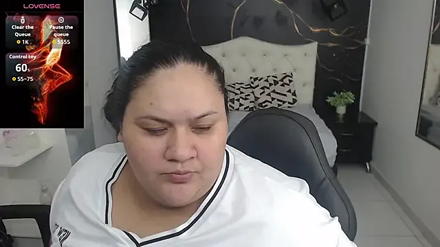 Aaliyah11 — oil tits