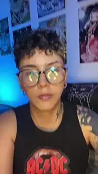 Try our girls live displays and explore the company of endless strippers, with beautiful physiques, vibrating toys and more.