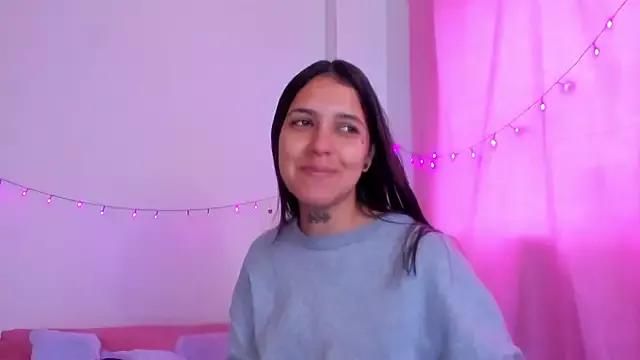 Try our girls live displays and explore the company of endless strippers, with beautiful physiques, vibrating toys and more.