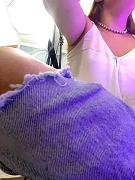 Try our girls live displays and explore the company of endless strippers, with beautiful physiques, vibrating toys and more.