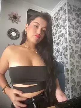 Try our girls live displays and explore the company of endless strippers, with beautiful physiques, vibrating toys and more.