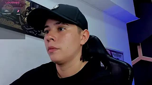 Try our girls live displays and explore the company of endless strippers, with beautiful physiques, vibrating toys and more.