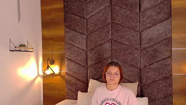 Try our girls live displays and explore the company of endless strippers, with beautiful physiques, vibrating toys and more.