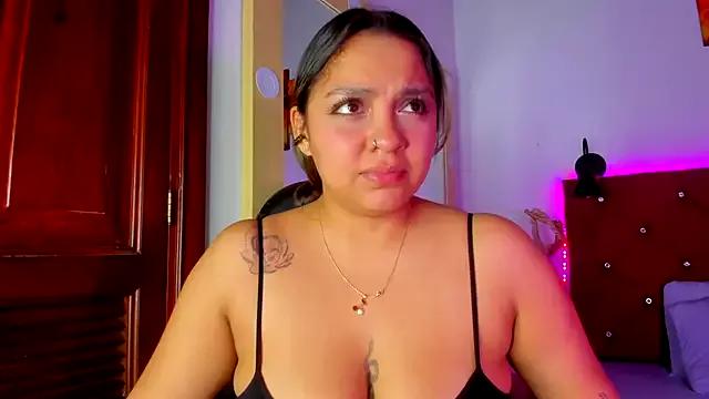 Try our girls live displays and explore the company of endless strippers, with beautiful physiques, vibrating toys and more.