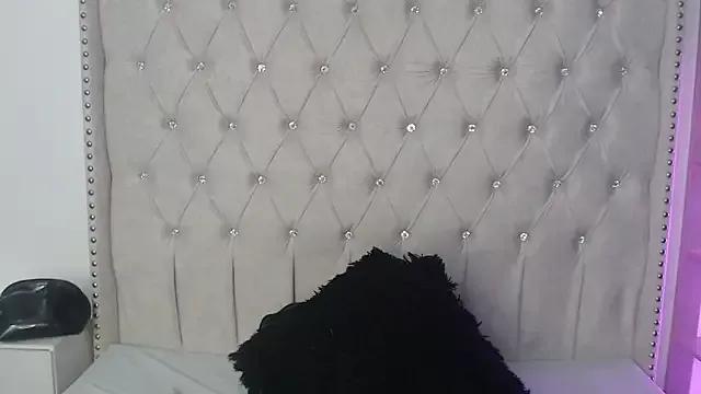 Abril_Squirt from StripChat is Freechat