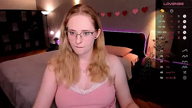 Aemilia_ from StripChat is Freechat