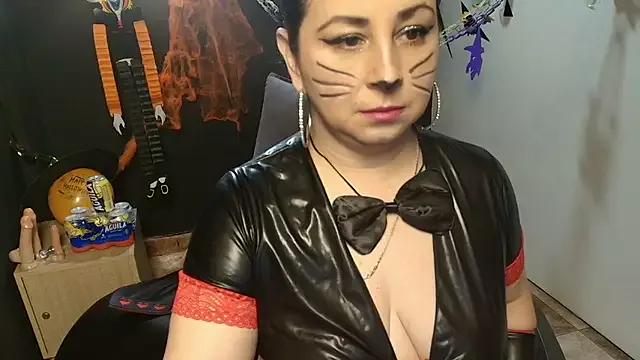 Try our girls live displays and explore the company of endless strippers, with beautiful physiques, vibrating toys and more.