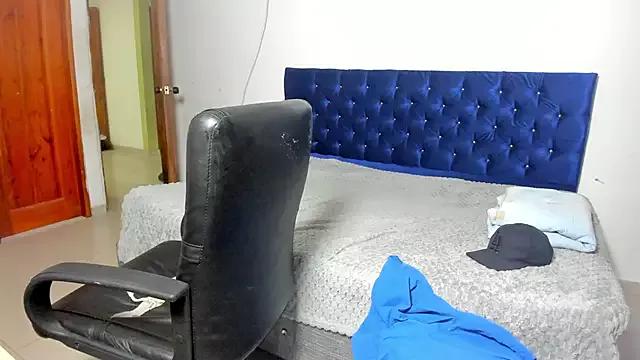 agressive_dick_ from StripChat is Freechat