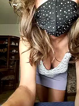 Try our girls live displays and explore the company of endless strippers, with beautiful physiques, vibrating toys and more.