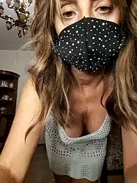 Try our girls live displays and explore the company of endless strippers, with beautiful physiques, vibrating toys and more.