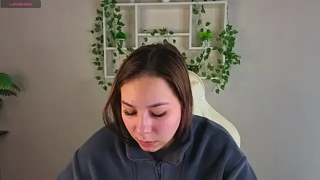 Al1ice_Moures — oil on feet