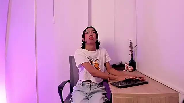 Alaiaguerra from StripChat is Freechat