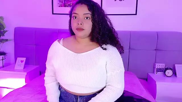 Try our girls live displays and explore the company of endless strippers, with beautiful physiques, vibrating toys and more.