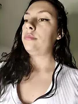 AlanaDesire from StripChat is Freechat