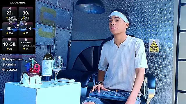 AlanCutee from StripChat is Freechat