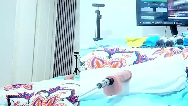 Try our girls live displays and explore the company of endless strippers, with beautiful physiques, vibrating toys and more.