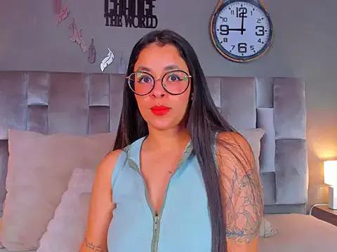 Try our girls live displays and explore the company of endless strippers, with beautiful physiques, vibrating toys and more.