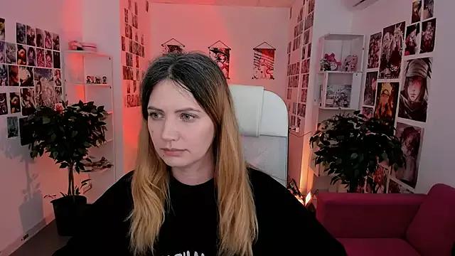 AleksaLaurent from StripChat is Freechat