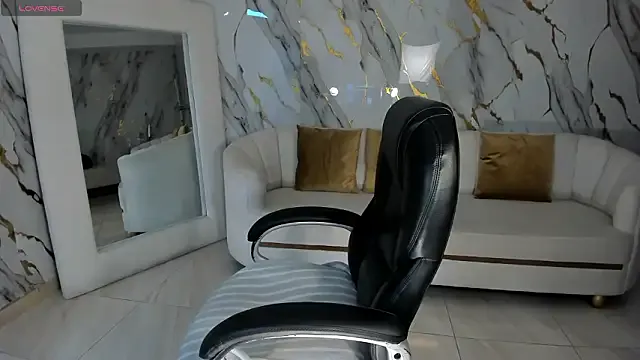 AlessaRomero — Suck fingers & topless