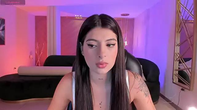Try our girls live displays and explore the company of endless strippers, with beautiful physiques, vibrating toys and more.