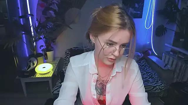 Try our girls live displays and explore the company of endless strippers, with beautiful physiques, vibrating toys and more.