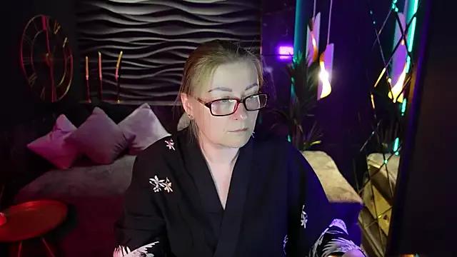 Try our girls live displays and explore the company of endless strippers, with beautiful physiques, vibrating toys and more.