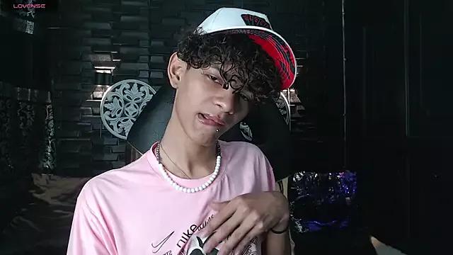 alexes_risos from StripChat is Freechat