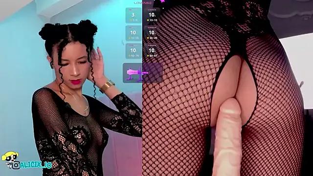 Try our girls live displays and explore the company of endless strippers, with beautiful physiques, vibrating toys and more.