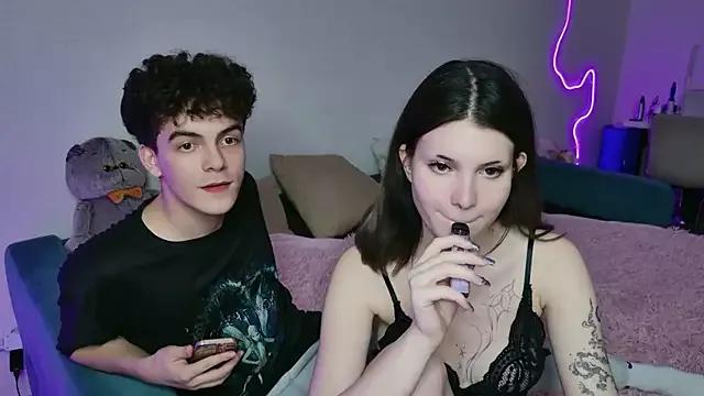 Alice18James from StripChat is Freechat