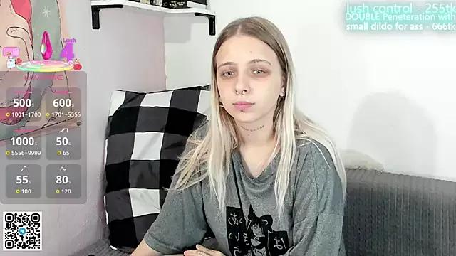 Try our girls live displays and explore the company of endless strippers, with beautiful physiques, vibrating toys and more.