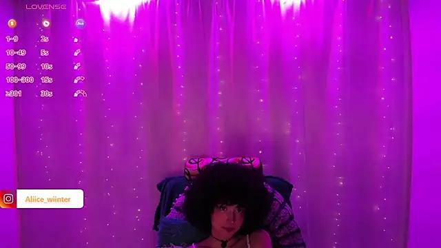 Try our girls live displays and explore the company of endless strippers, with beautiful physiques, vibrating toys and more.