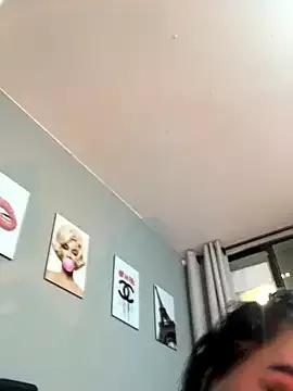 Aliciawhitee from StripChat is Freechat