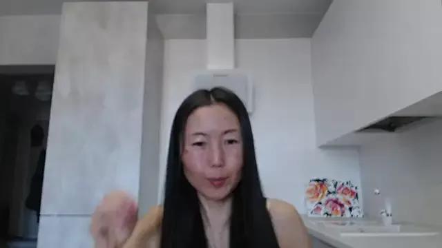 AlikaMoon from StripChat is Freechat