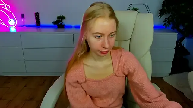 Alina_Blonde — Freechat on StripChat