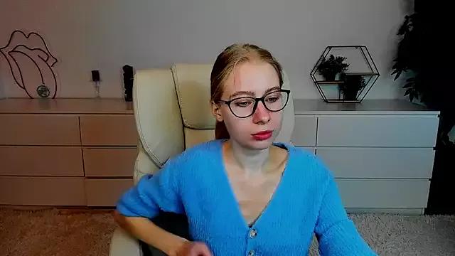 Alina_Blonde from StripChat is Freechat