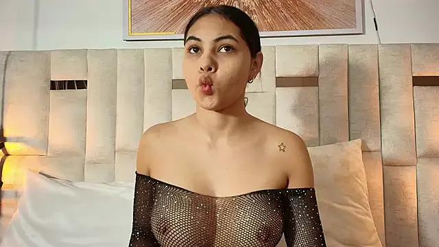 AlinnaRosee_ from StripChat is Freechat