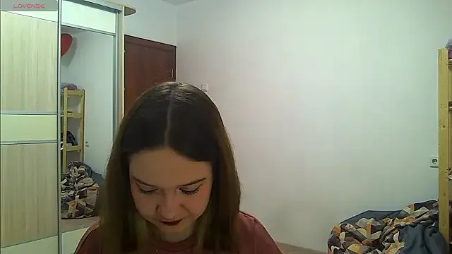 AlissaGerardo — 4 jumps with arms raised...